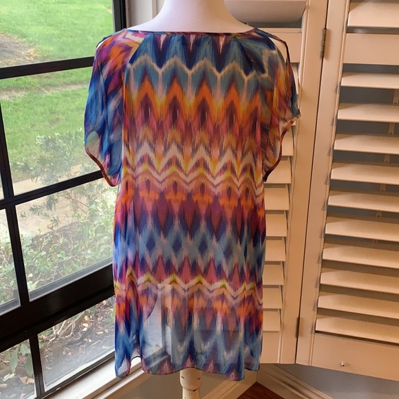 BCBGMaxAzria Cold Shoulder Blouse • Size M - Picture 5 of 7